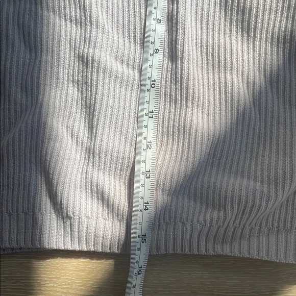 Frank & Oak 100% lightweight merino wool Ribbed cropped Turtleneck Sweater - Picture 2 of 4